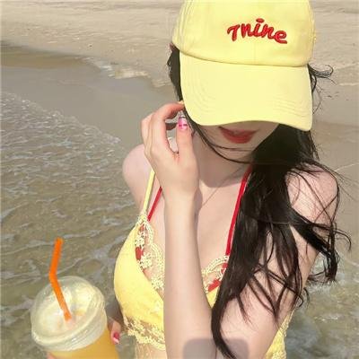 左撇子女人